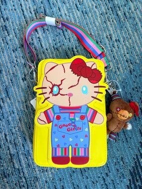 RARE- Hello Kitty/ Chucky Crossbody Purse by Universal Studios+ Lanyard